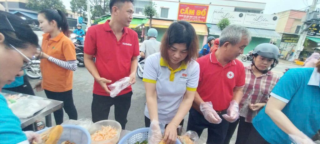Chương trình thiện nguyện "Bữa sáng yêu thương"